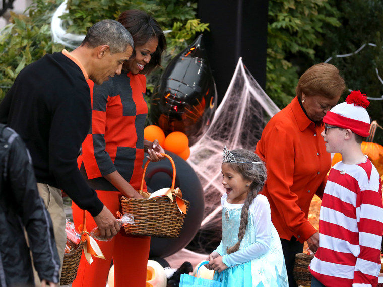 Image: President Obama And First Lady Host Military Families For Halloween At White House